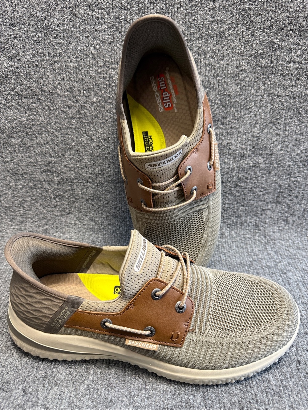 Skechers Delson Hands Free Men’s Slip-On Loafers in Taupe and Brown Size 10